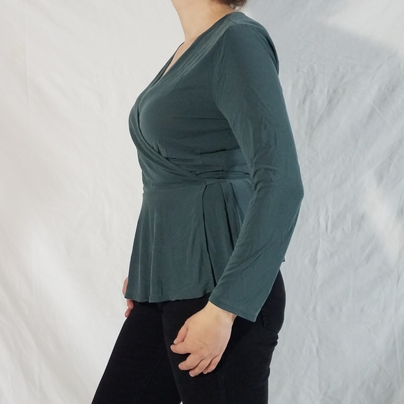 Beautiful stretchy top for women - Picture 8 of 8